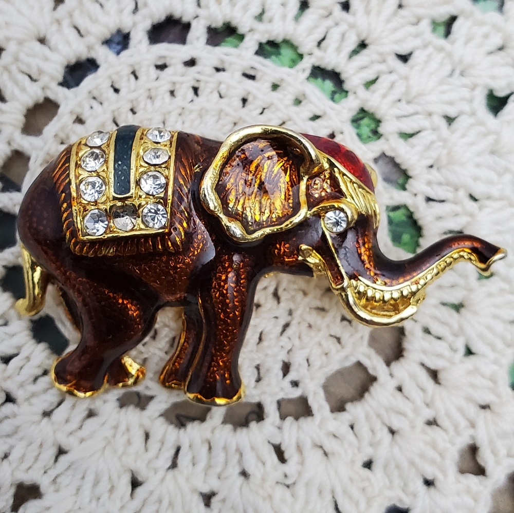 Vintage Elegant Elephant Brooche